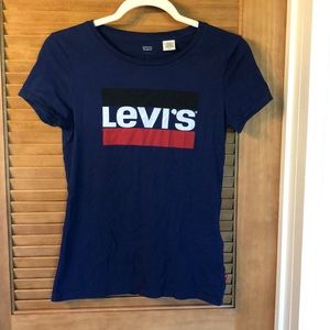 Levi’s tee shirt